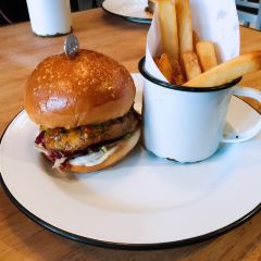 Beef & Liberty ( Shanghai Centre ) Burgers User Photo