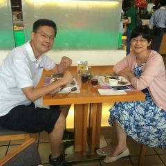 Laoyejiudianyuntianzizhucanting User Photo