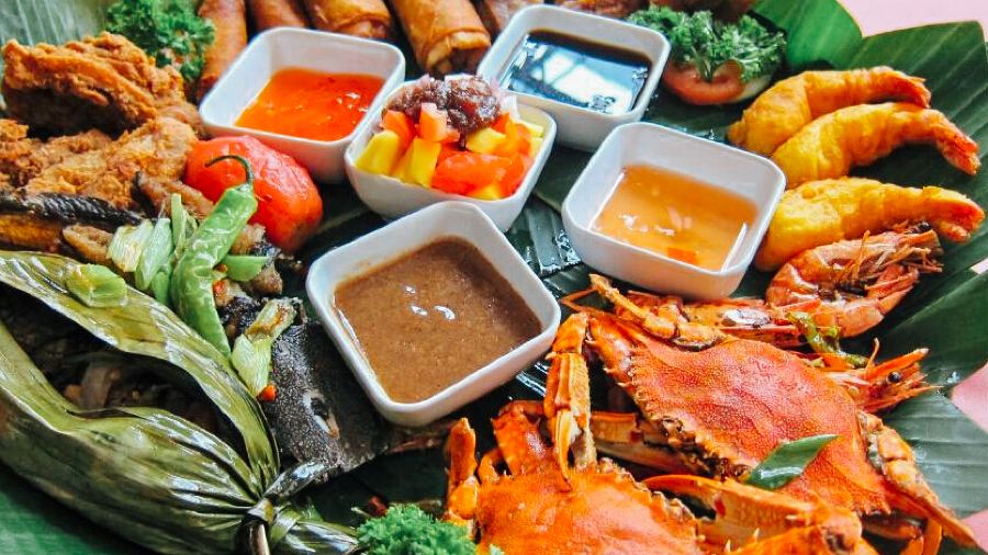 The Singing Cooks & Waiters