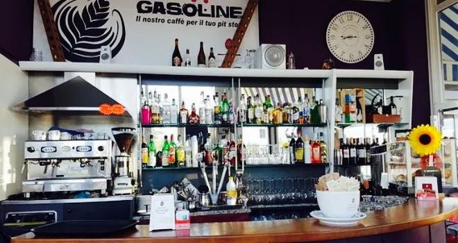 Gasoline Pub Di Benedetti Laura