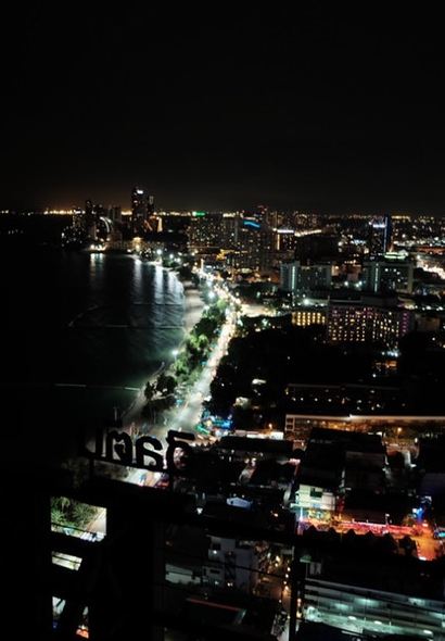 Horizon Rooftop Restaurant and Bar