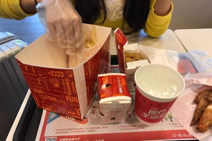 KFC (baolongchengshiguangchang)