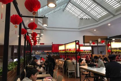 肯德基(曲阜高鐵店)