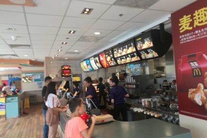 麦当劳(襄樊鼓楼店)