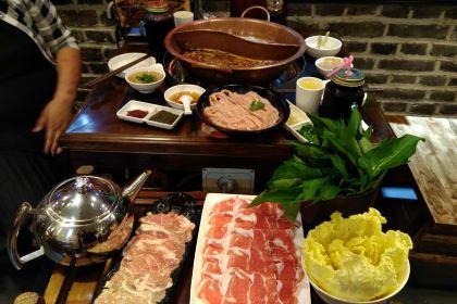 重庆黄泥磅老灶火锅(邹城店)