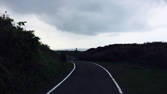 这里位于台湾的最东端海峡 这里的风景很美 我们来的时候很多人