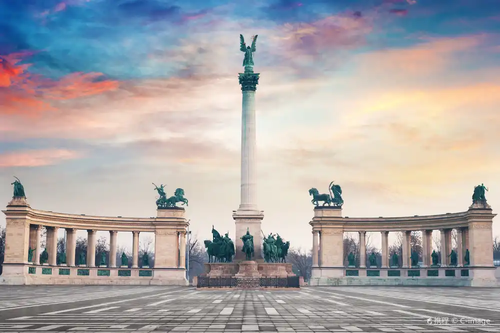 英雄広場周辺のホテル