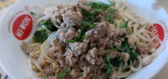 Mie Belitung Yamien Nyong Choi