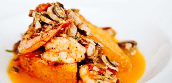 Roca Restaurant & Bar