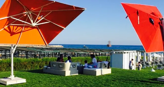 Q Beach Restaurant & Lounge