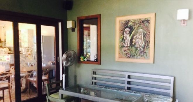 Lara Mia Café & Bistro