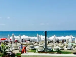 Raga Beach Cafe Bistro