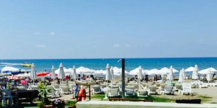 Raga Beach Cafe Bistro