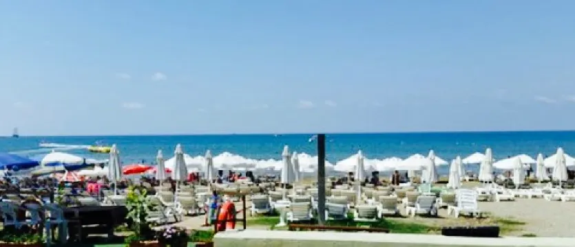 Raga Beach Cafe Bistro