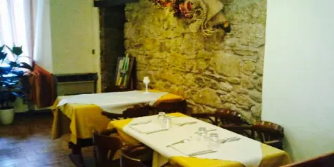 La Taverna Wine Cafe