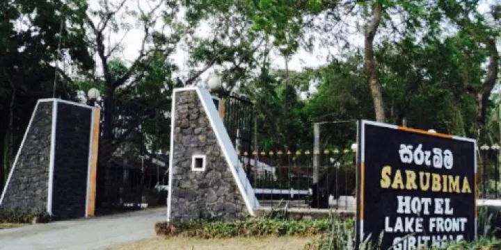 Lake Front Hotel And Restaurant