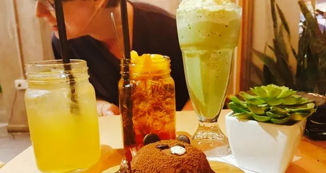 Aroi Dessert Cafe