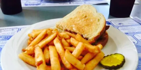 Gilly's Breakfast & Lunch