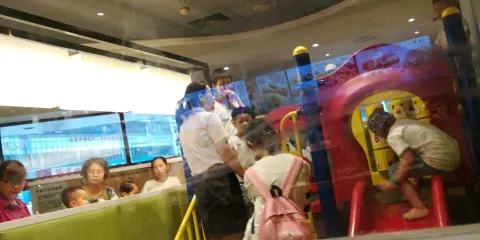 肯德基（龍山店）