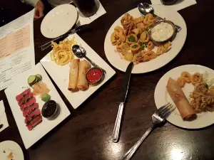 Burtons Grill & Bar