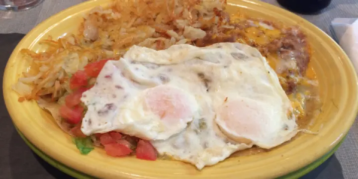 Pow Wow Restaurant & Lounge