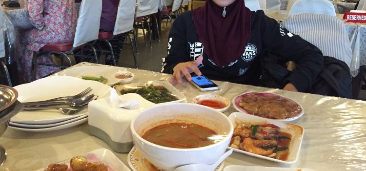 Pak Hussin Tomyam