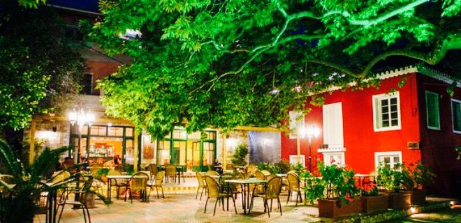 Oasis Restaurant Cafe Bar