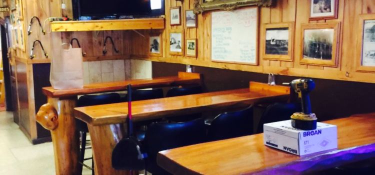 UPCHUCK'S Bar & Grill