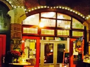 Gunnery's Irish Pub