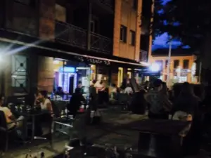The French Pub