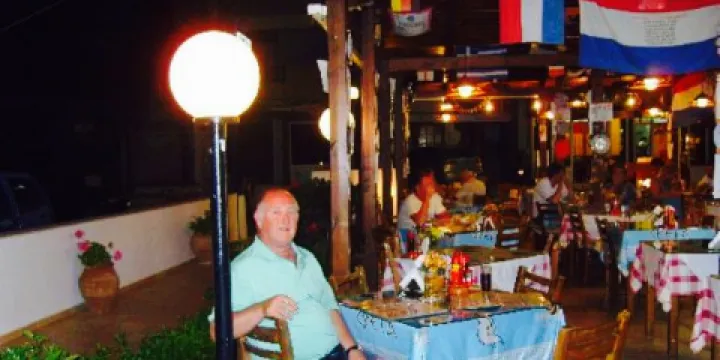 Kelariko Restaurant stalis