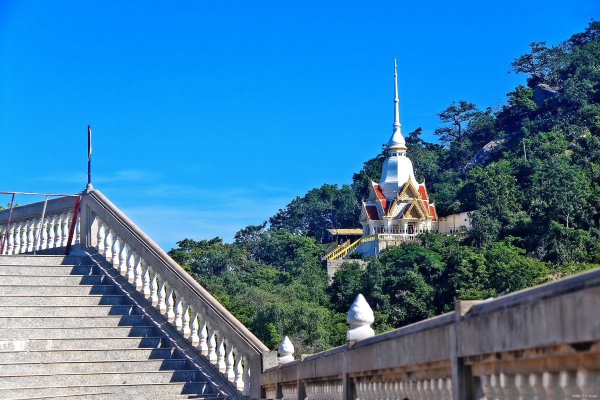 Wat Khao Takiap