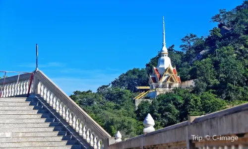 Wat Khao Takiap