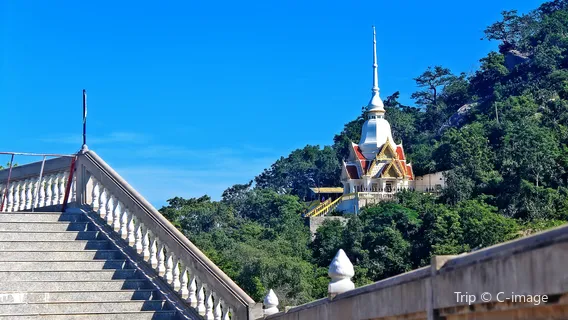 Wat Khao Takiap