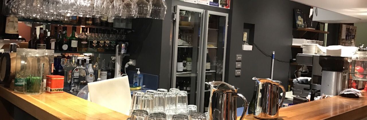 Waves Cafe, Bar and Restaurant