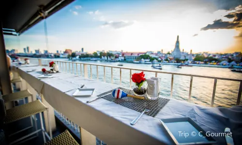 Sala Rattanakosin Eatery And Bar