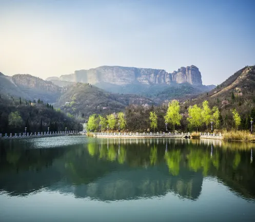 โรงแรมใกล้Huangtu Mountain Sand Skiing Field