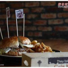 Jacknife Bar & Grill 여행 사진
