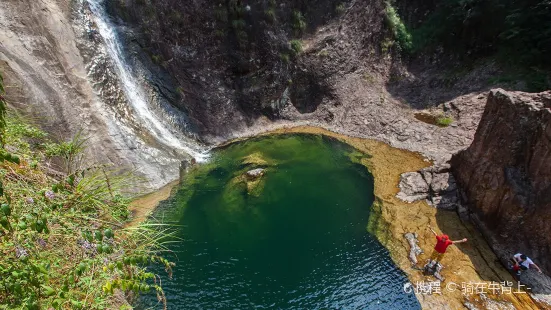 Wenzhou Baichuan Waterfall