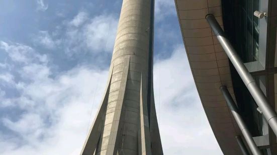 澳门观光塔飞跳算是澳门旅游的必游项目了，澳门塔也是澳门的标志