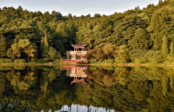 長沙+湖南博物院+嶽麓山+愛晚亭+橘子洲+五一廣場一日遊