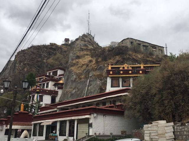 魯普岩寺