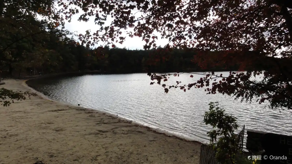 Hotels near Sandy Pond