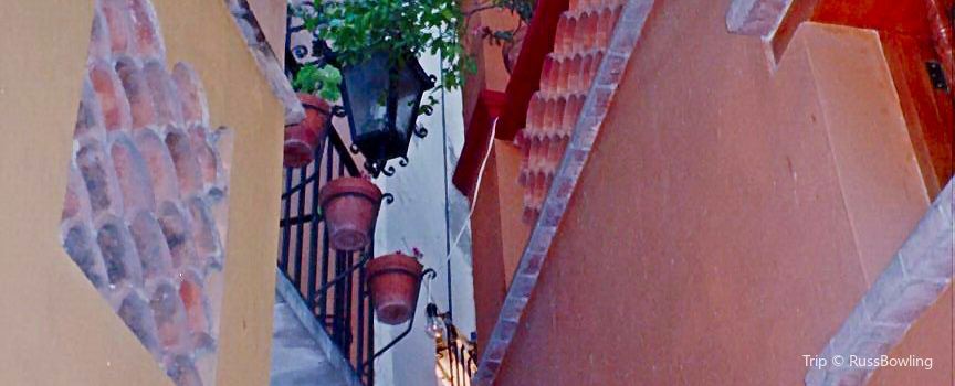 The Alley of The Kiss