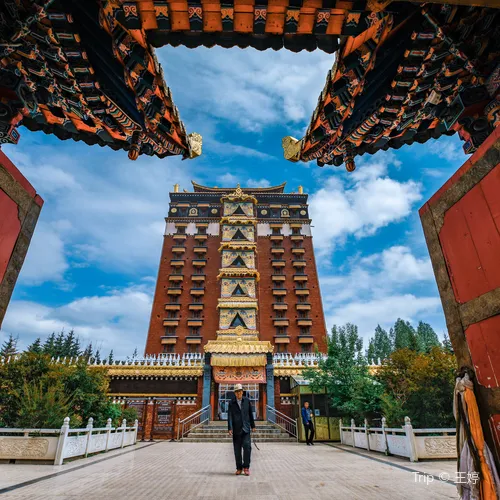 安多合作寺院米拉日巴佛閣