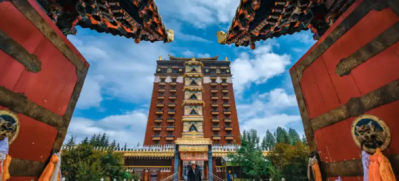 Hotels in Hezuo