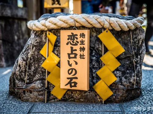 Visit Strange Shrines in Kyoto, Worship to Show Respect!