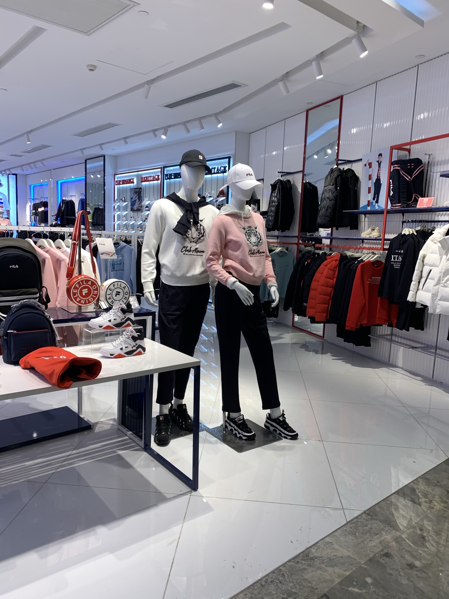Fila top store club