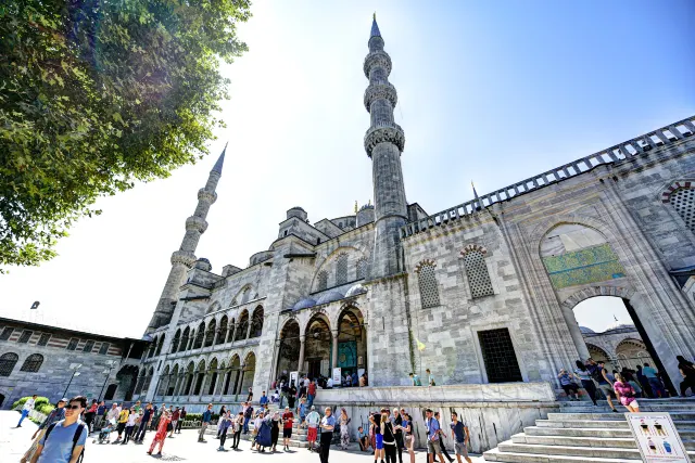 Iconic Blue in Istanbul: Sultan Ahmed Mosque You Cannot Miss