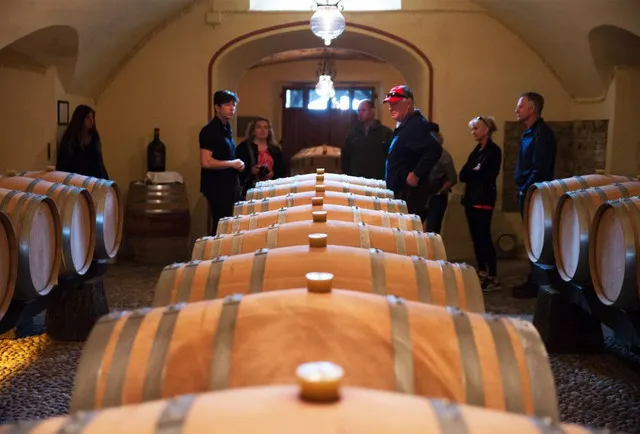 You Can’t Just Pass By All Must-go Scenic Spots Hurriedly. You Should Also Experience The Unique Ways To Have Fun When You Come To Florence.